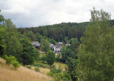 Haus am Wald (Gruppe der Fitten / Wohntraining) vom Philosophenweg aus gesehen